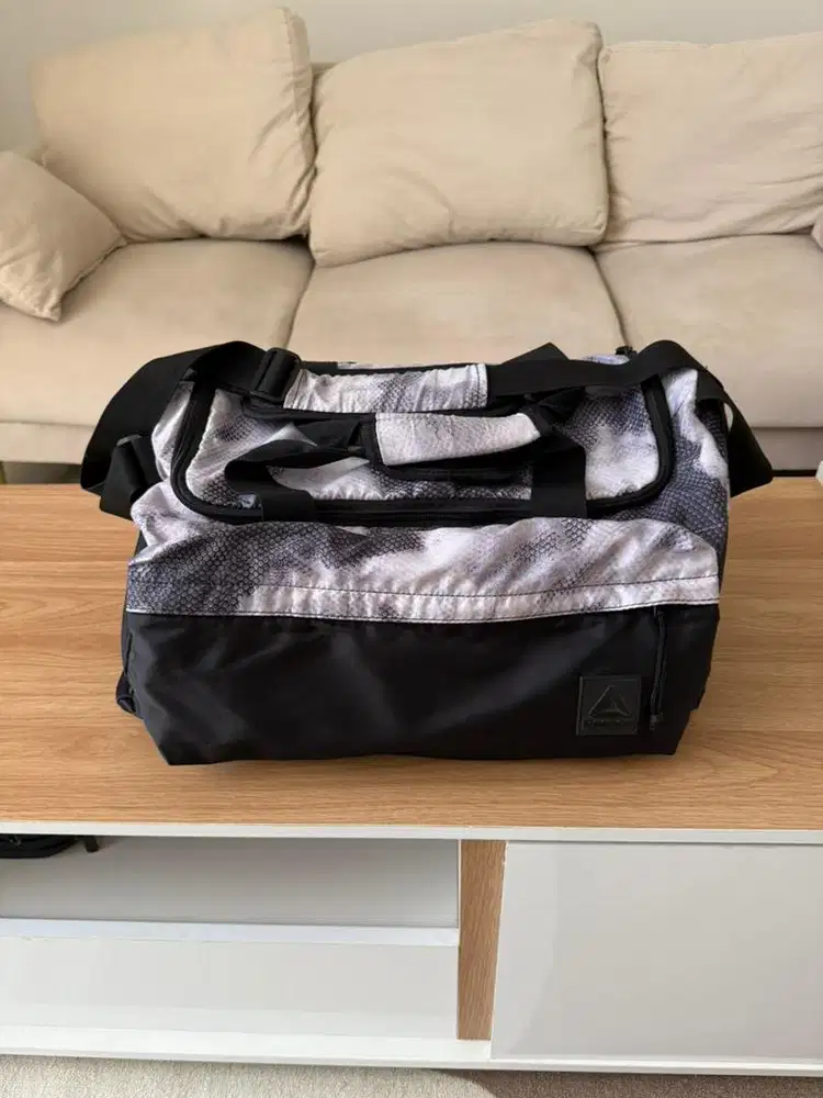 Duffle bag reebok  tas duffle