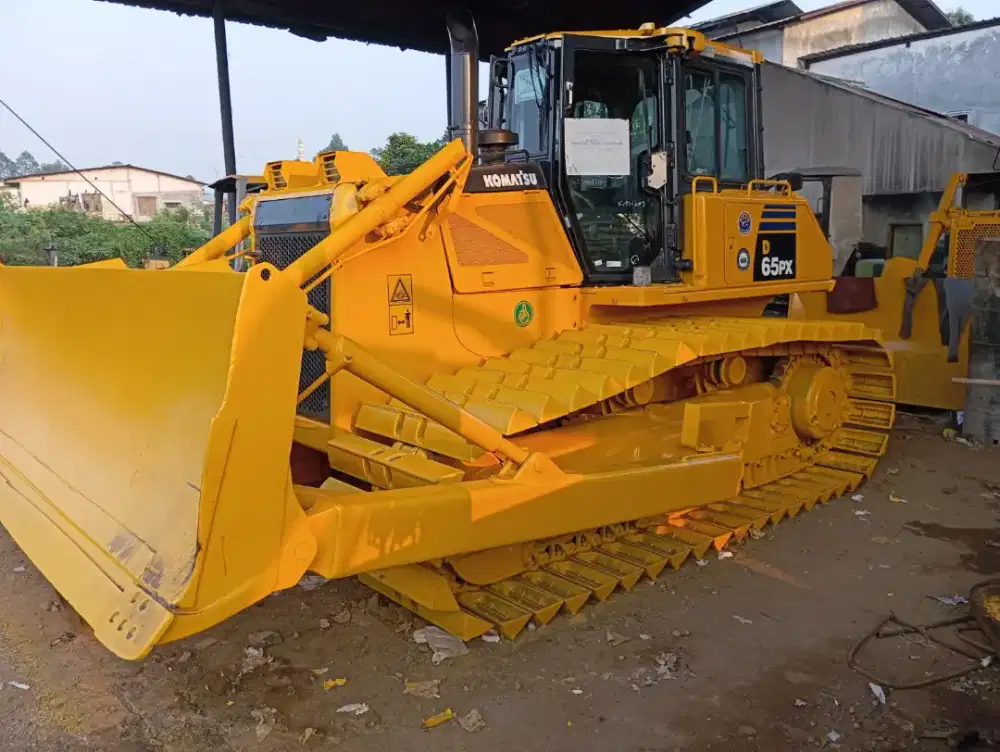 Doser Komatsu D65PX Bulldozer-Crawler Tractor Harga DP/TDP