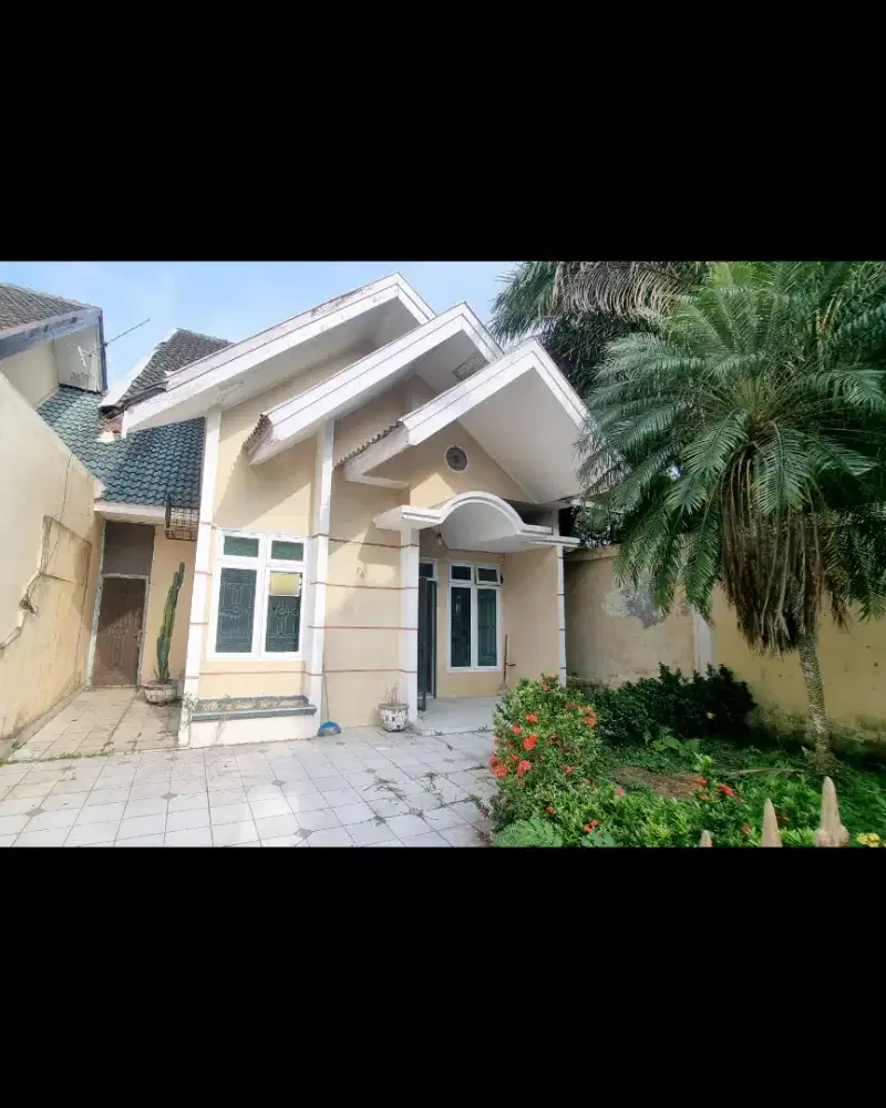 Rumah Komplek Cemara Hijau