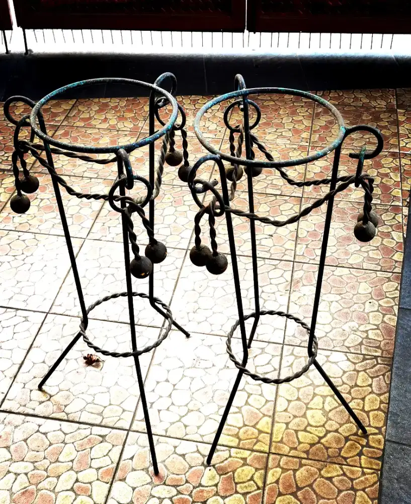 Dudukan Pot Bunga Kembang Taman Hiasan Rumah Anda Kokoh Berat Indah