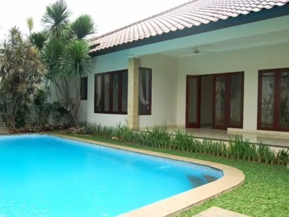 Disewakan Rumah  Luas 350m2 di Kemang Timur XII
