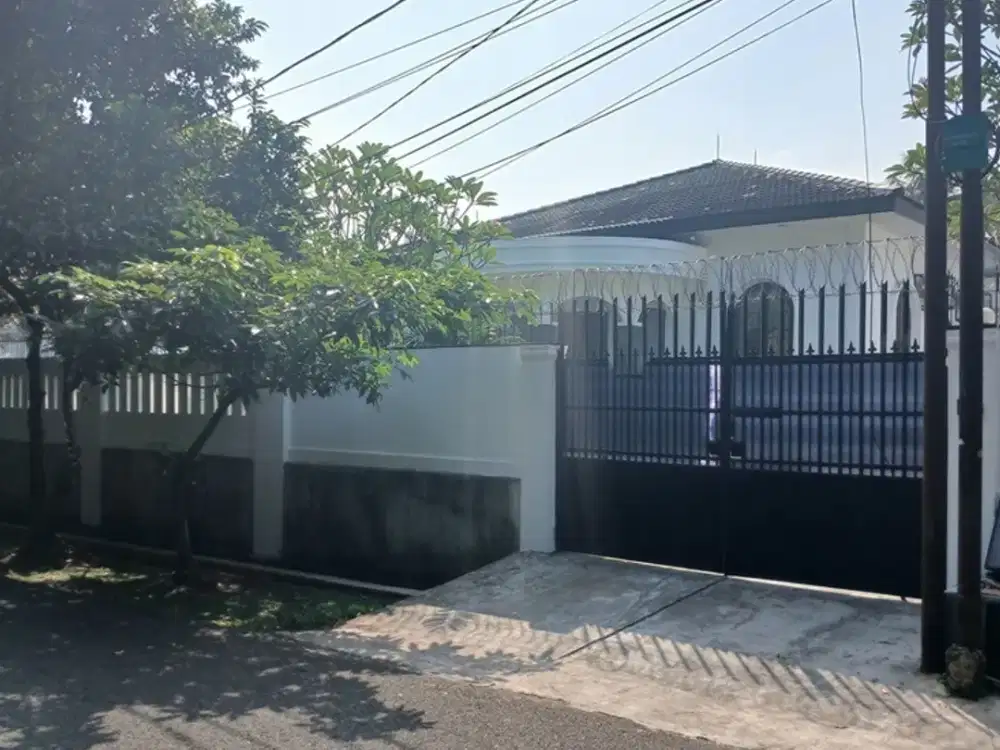 Disewakan Rumah , Luas 500m2 di Kemang Dalam