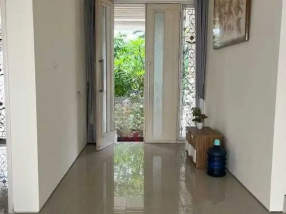 Dijual rumah Royal Residence