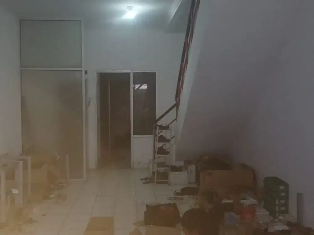 Fjhe. Disewakan Ruko di Notredame Deltamas