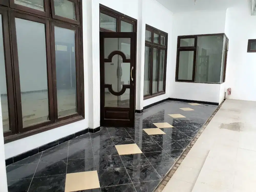 Disewakan Rumah Citraland Utama Hadap Selatan