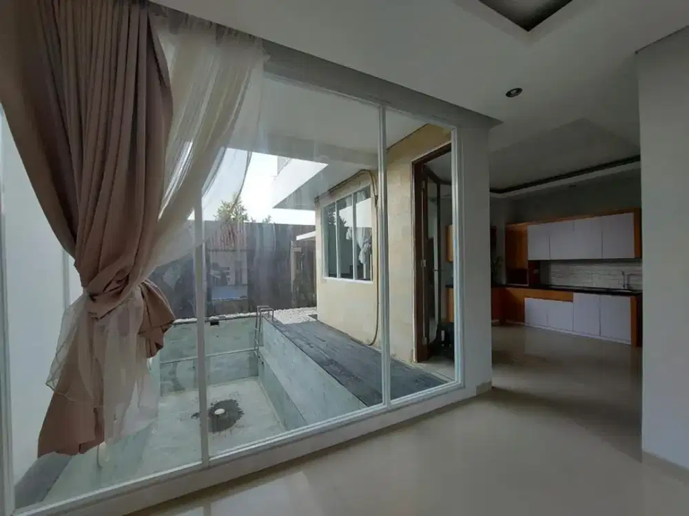Villa Full Furnish 3 Lantai, Desain Modern Siap Huni di NUSA DUA, Badung
