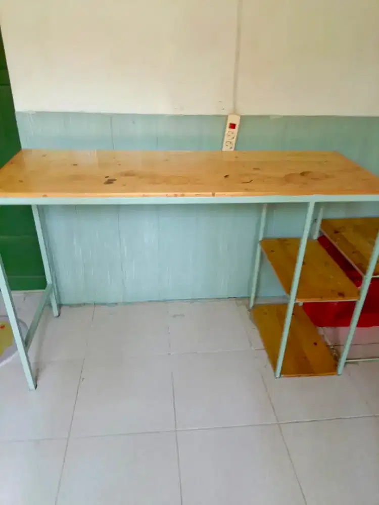 MEJA MAKAN BEKAS PRIBADI DARI KAYU MALANG KOTA