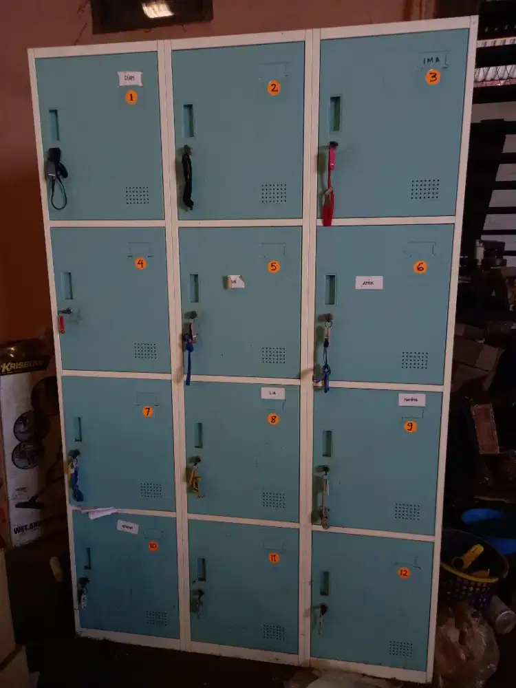Lemari besi 12 Drawer merk Krisbow