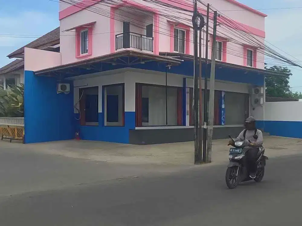 Disewakan bangunan 2 lantai strategis