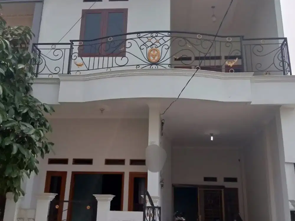 RUMAH CANTIK 2 LT DEKAT STASIUN DI PESONA ANGGREK HARAPAN JAYA BEKASI