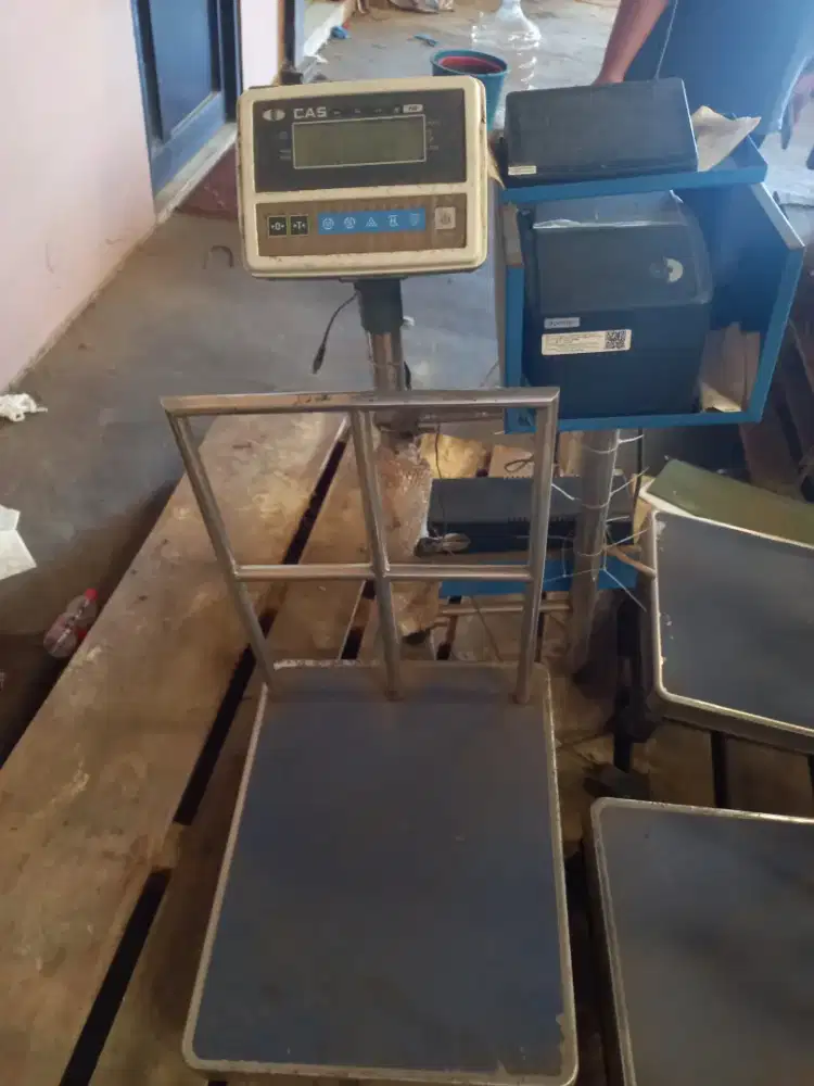 Dijual cepat Timbangan Lantai merk CAS HDI