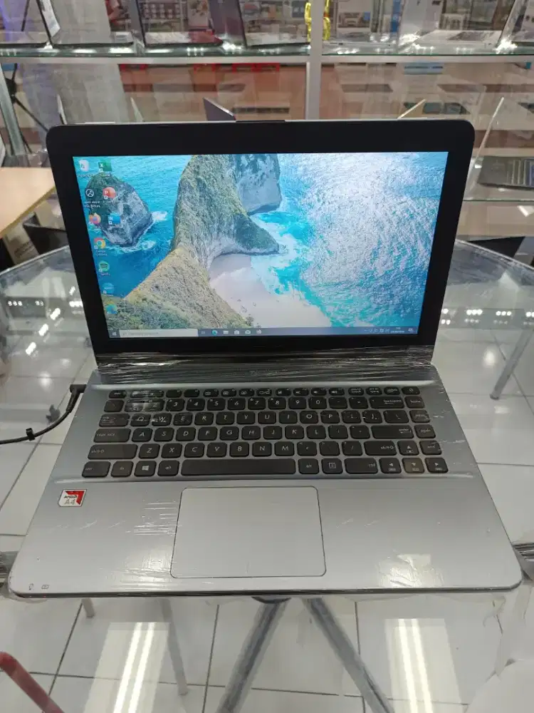 Laptop Asus VivoBook 14