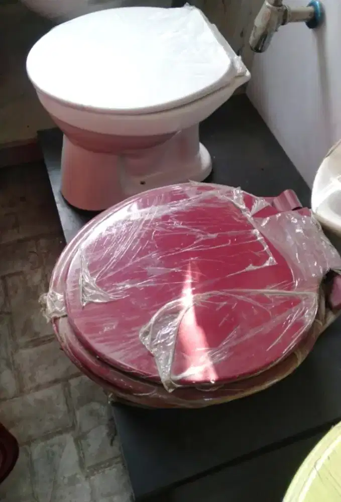 KLOSET DUDUK KAMAR MANDI