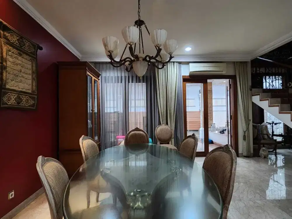 Rumah di Pondok Indah Sekolah Kencana, rapih siap huni