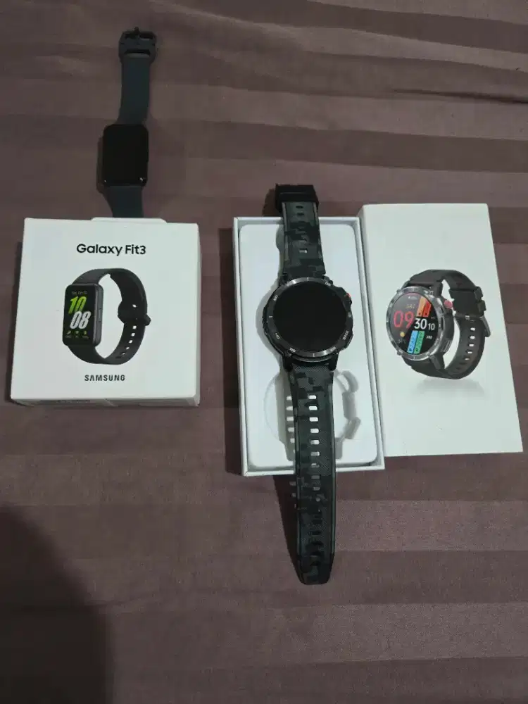 2 unit jam ( galaxy fit 3) dan smart watch