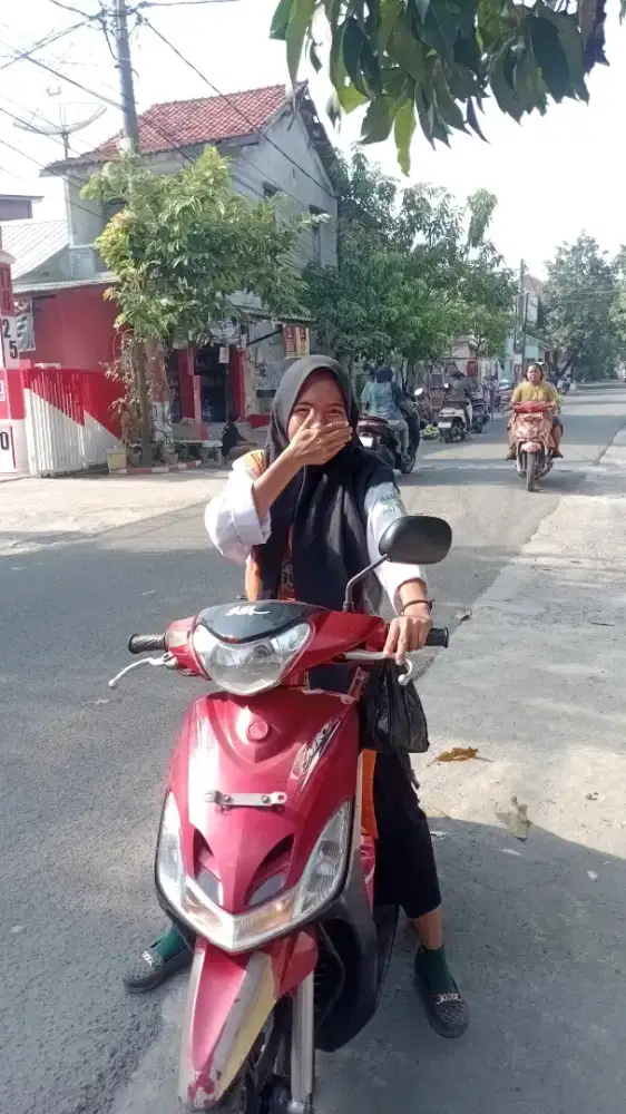 *Cari pekerjaan apa saja yang halal*