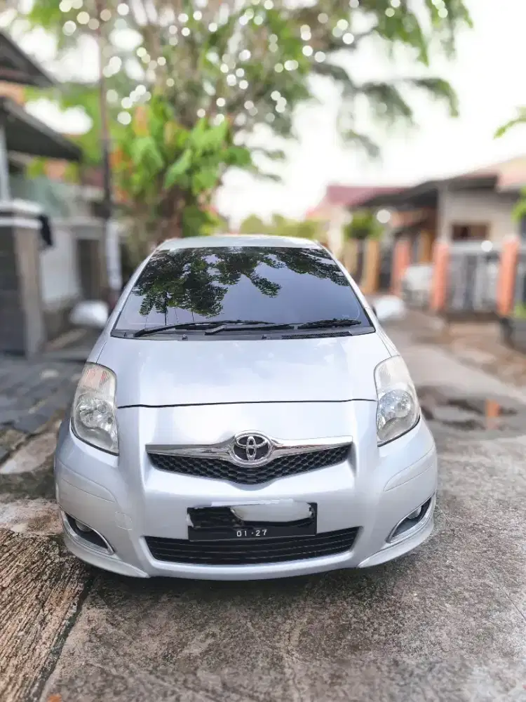 Toyota Yaris E 2011