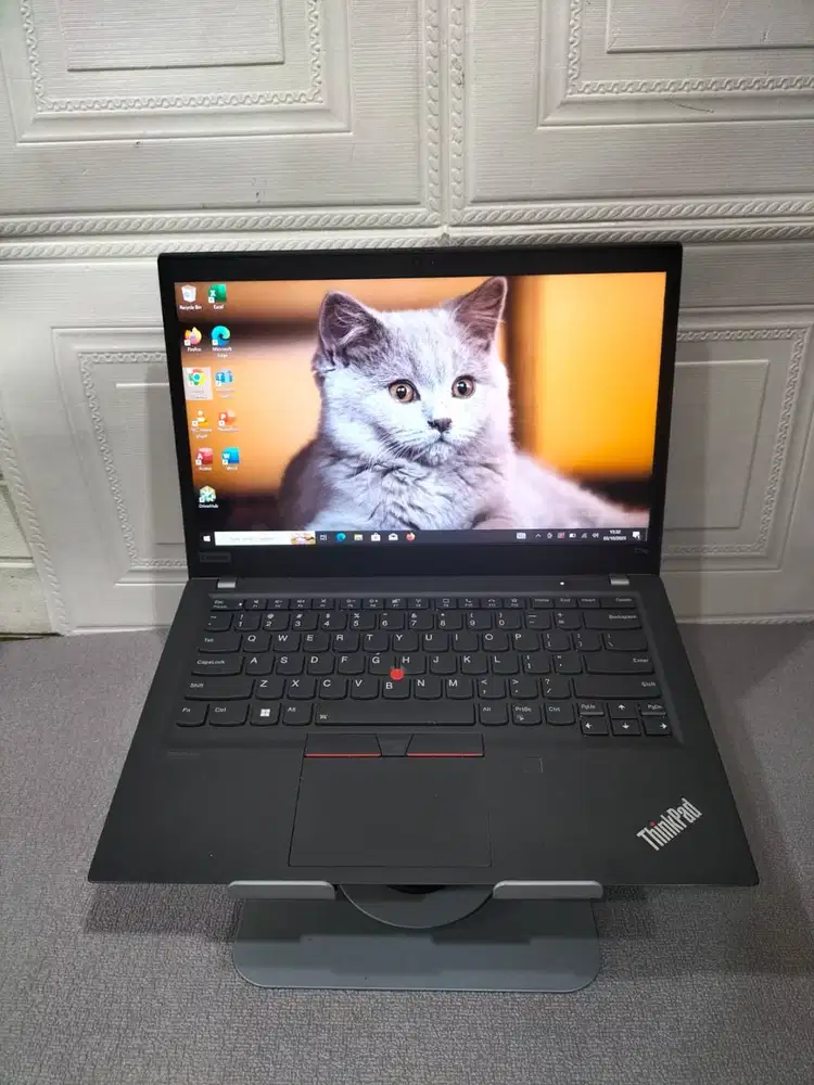 Lenovo Thinkpad T14s Touchscreen Laptop Kantoran Intel Core i7 Gen 10