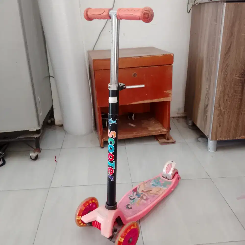 Scooter Anak Warna Pink