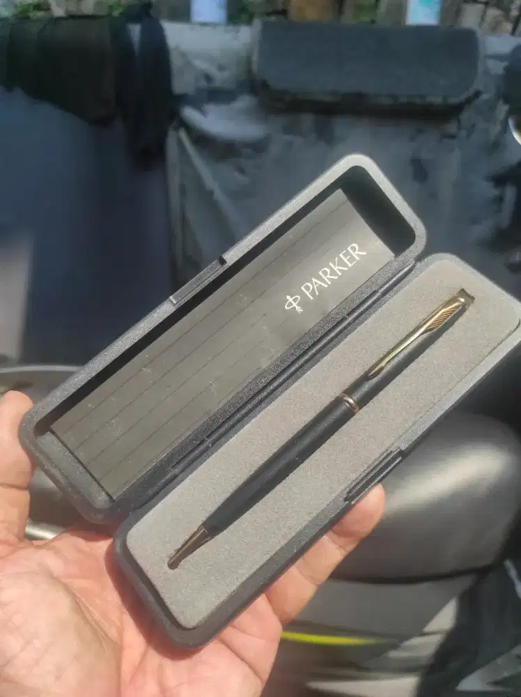 Ballpoint slim putar merk Parker insignia orisinil black gold mulus