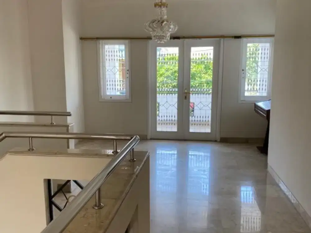 dijual rumah bagus di Wijaya timur kebayoran baru