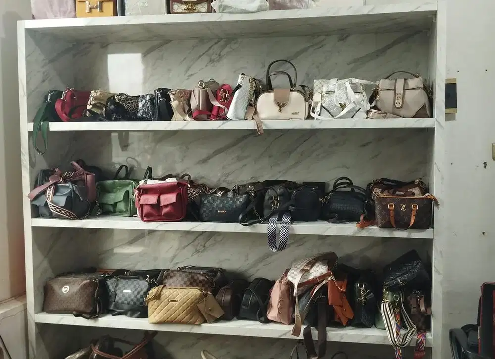 Lemari Tas Pajangan Dll Lemari Live