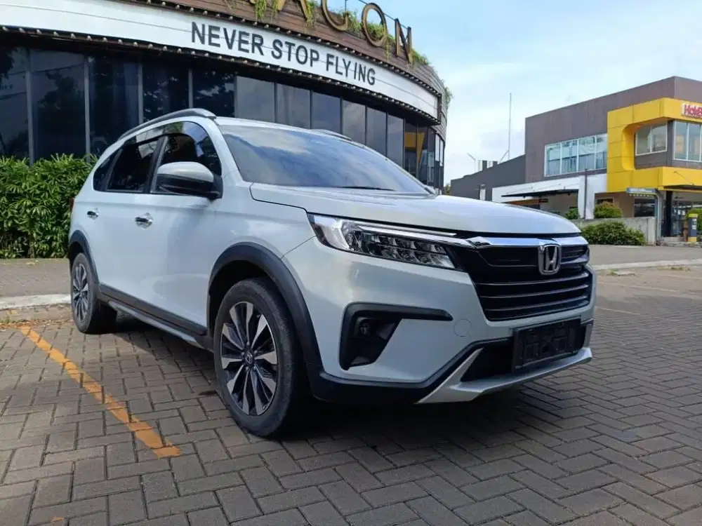 HONDA BRV E PRESTIGE HS 2022 AT PUTIH, KM 28RB