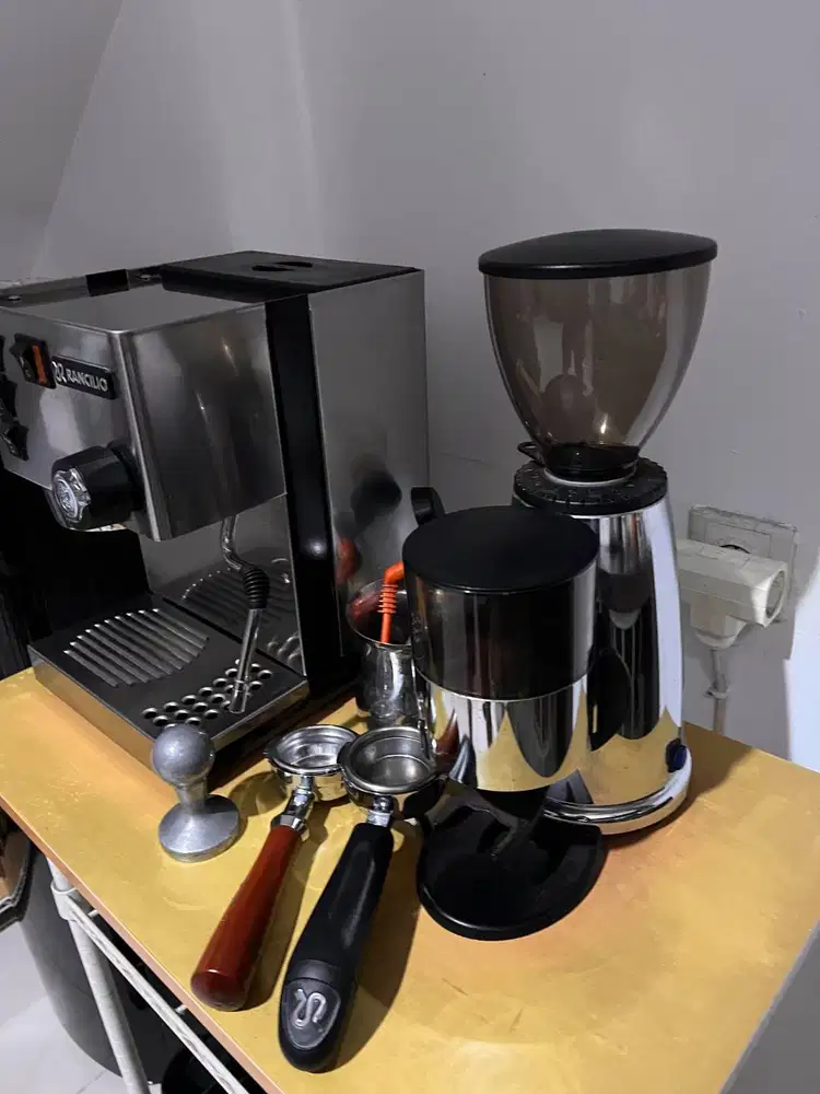 Siap Buka Cafe Rancilio Silvia V3+Grinder Macap M2 plus banyak bonus
