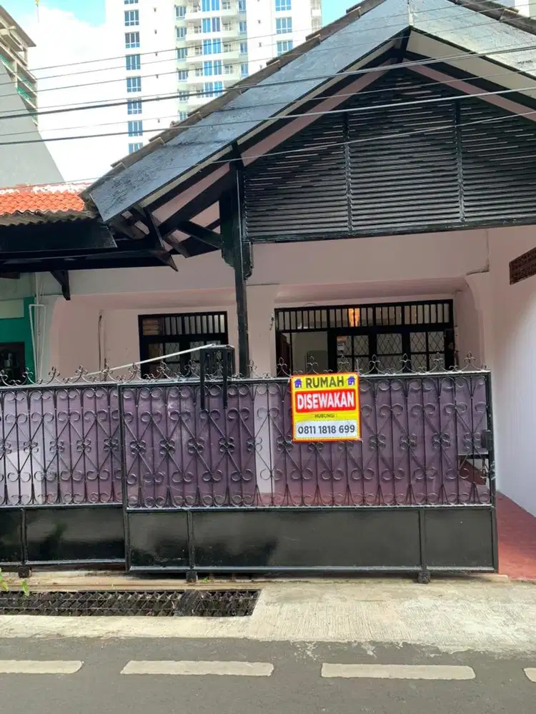 Rumah disewakan di cilandak jaksel lingkungan aman asri tenang