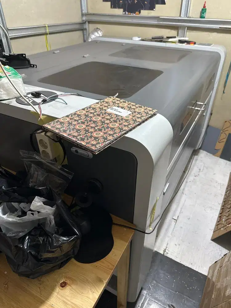 Dibutuhkan karyawan operasi cutting laser dan design