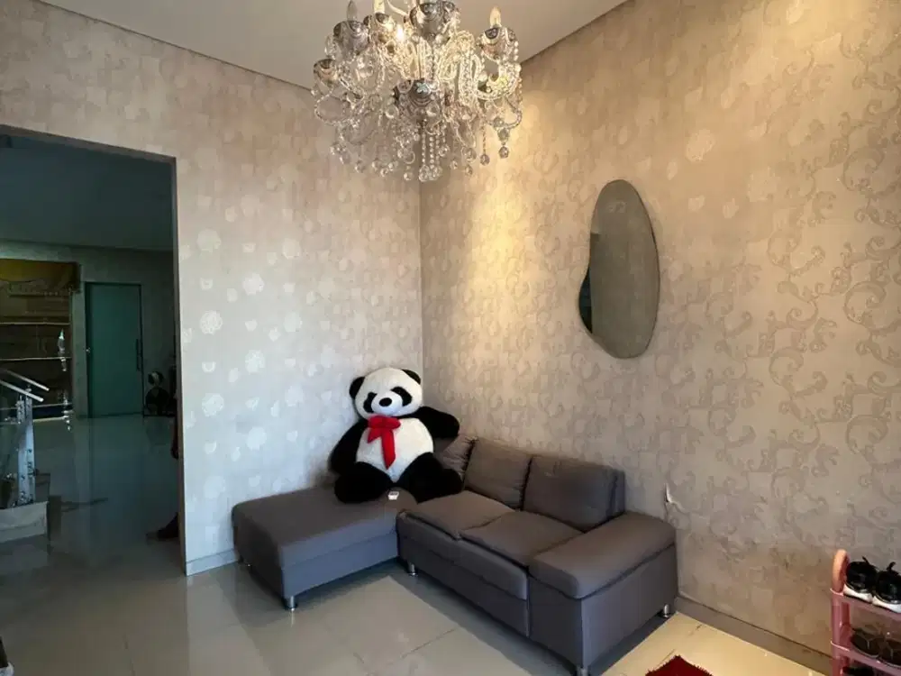 Dijual Rumah ada kolam renang di Citraland