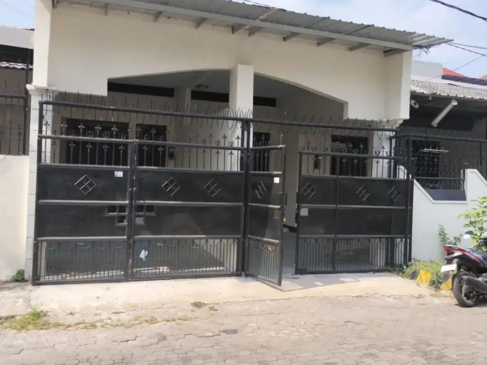 Rumah Hitung Tanah Darmo Indah Asri