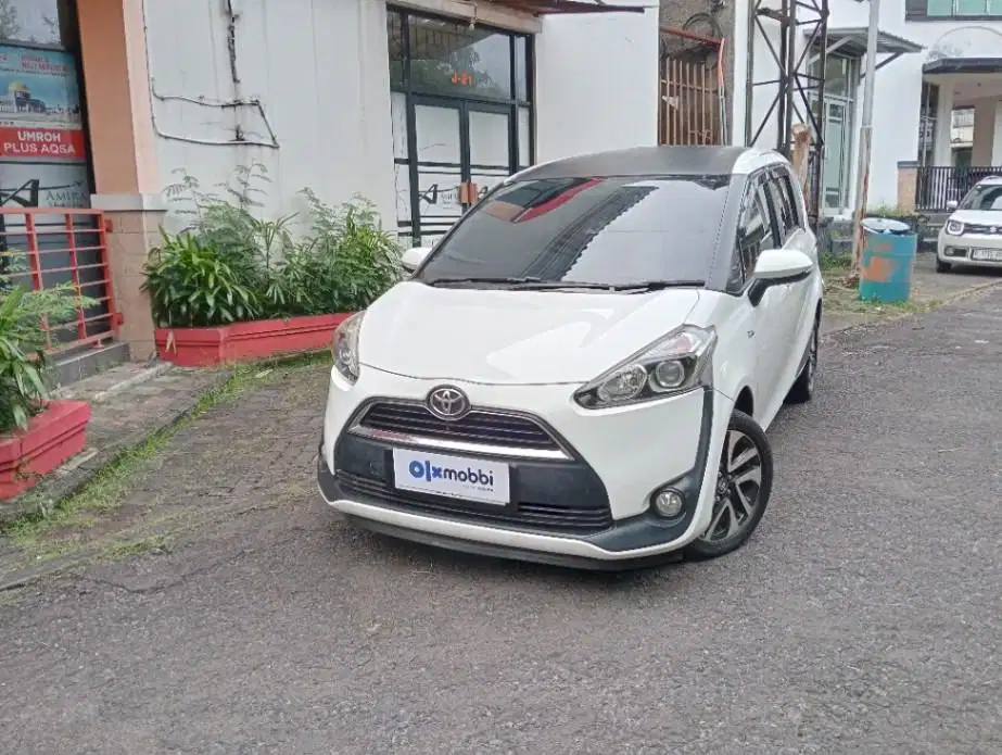 Like New - TOYOTA SIENTA 1.5 V BENSIN A/T 2018 PUTIH