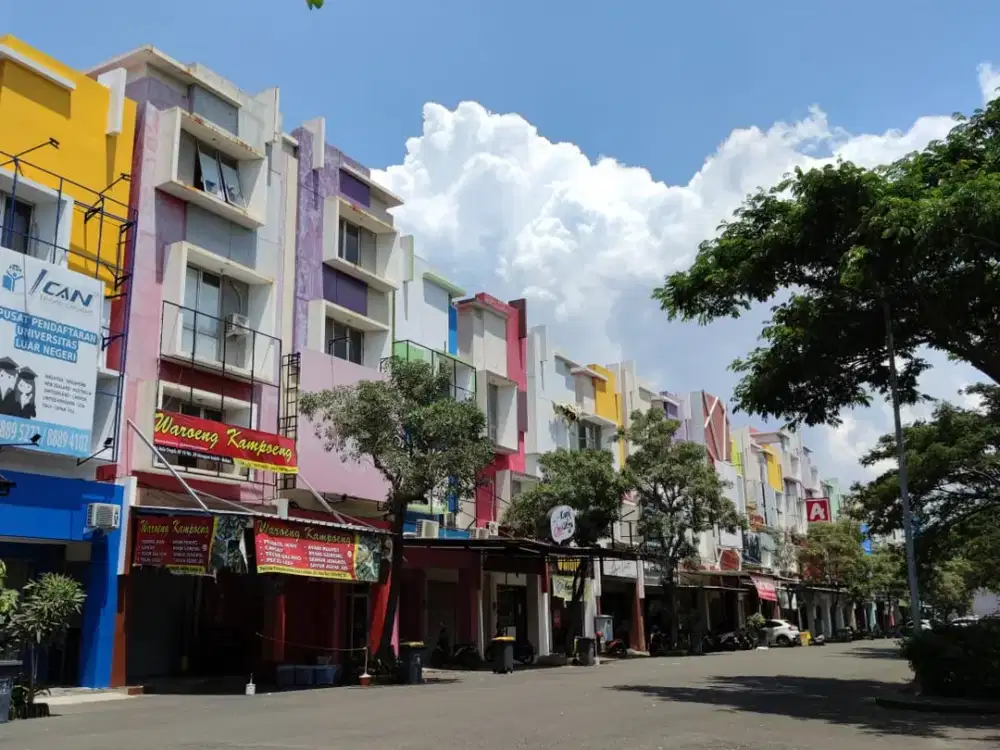 Di sewakan ruko asia tropis lokasi terdepan dan pinggir jalan di harapan indah