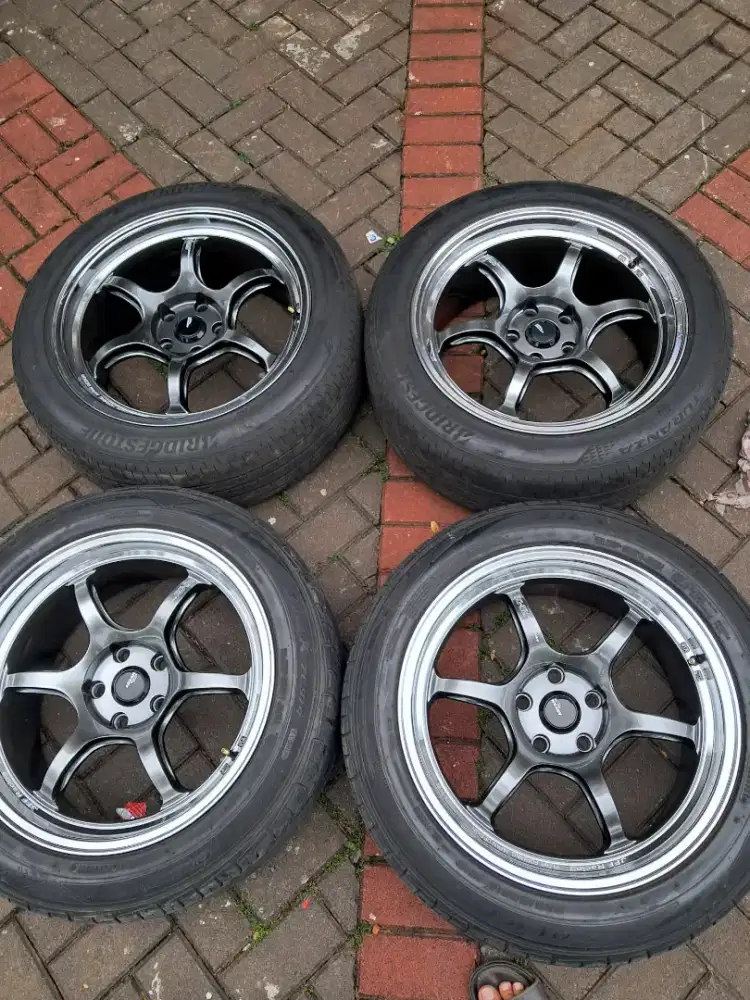 Velg Advan Rgd2 R18x8,5 pcd 5x114,3 ET 22 innova reborn zenix 4pcs