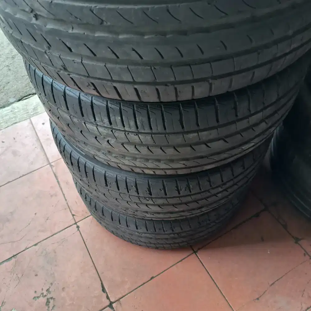 Ban 235 50 18 pirilli cinturato p1