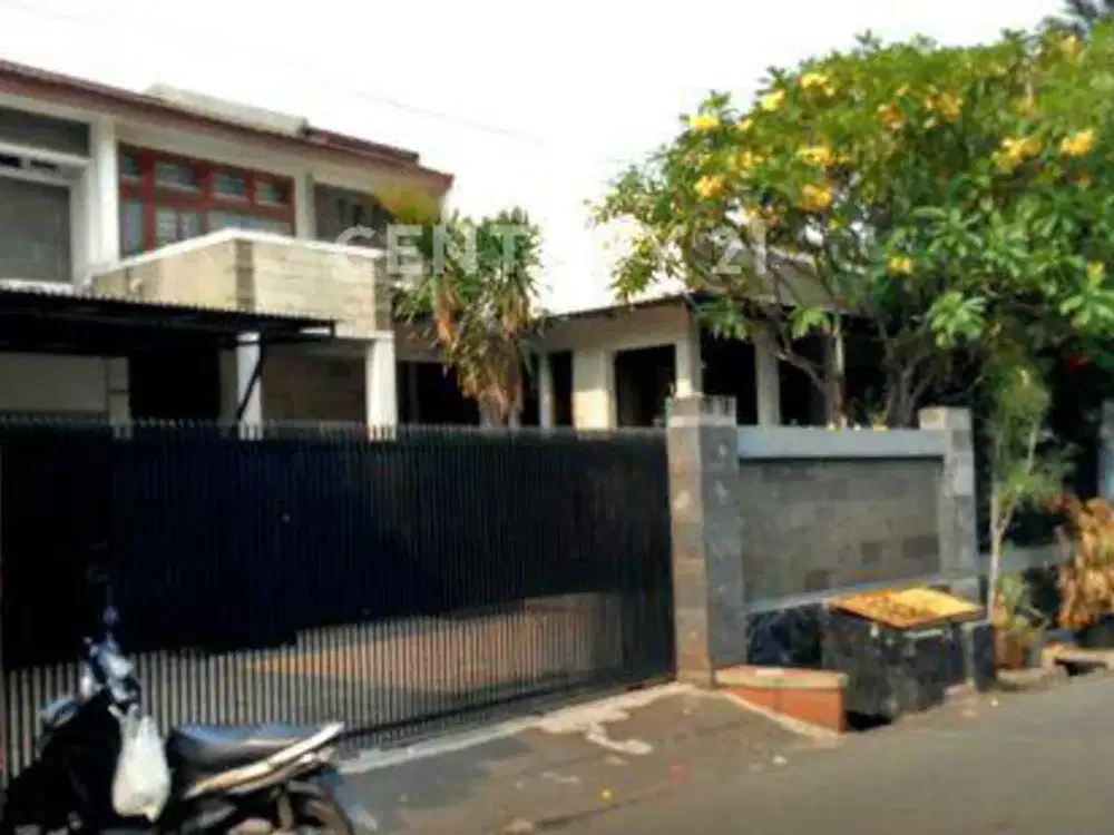 Rumah Dengan Pekarangan Luas Di Jl.Panjang Kebon Jeruk Jak-bar