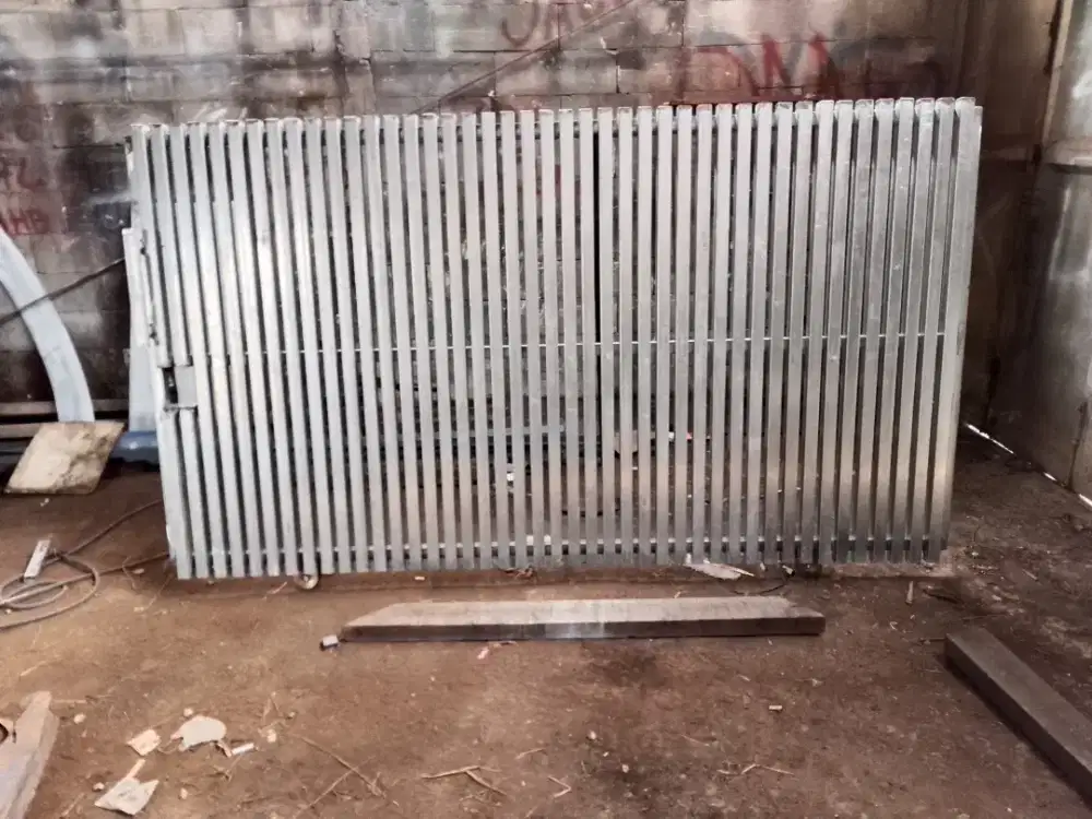 Pagar pintu dorong minimalis