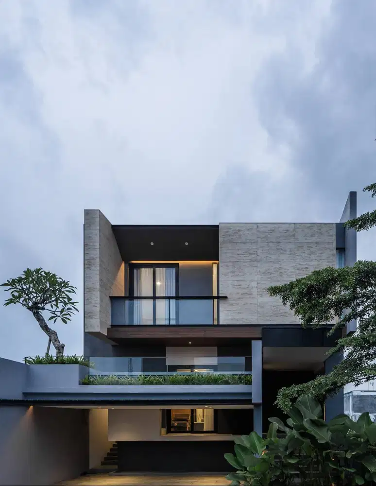 Rumah Mewah 2 Lantai Tipe 150 Lokasi Strategis, Sertifikat SHM