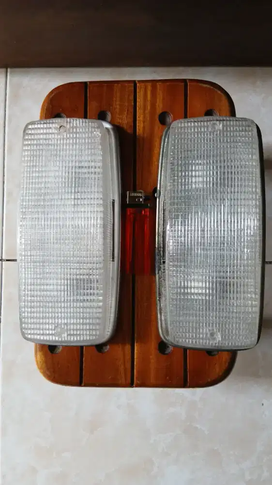 Lampu kabin besar mobil kuno