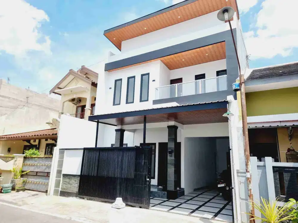 Rumah Mewah 2Lt 120m² Nyaman Strategis Perumahan Dekat RS JIH Solo