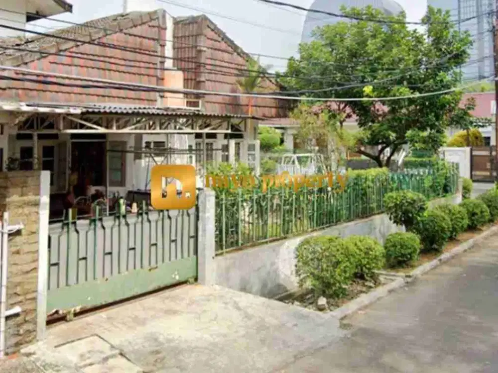 Rumah Lama Hitung Tanah Posisi Hook Dalam Komplek di Pancoran Jakarta Selatan
