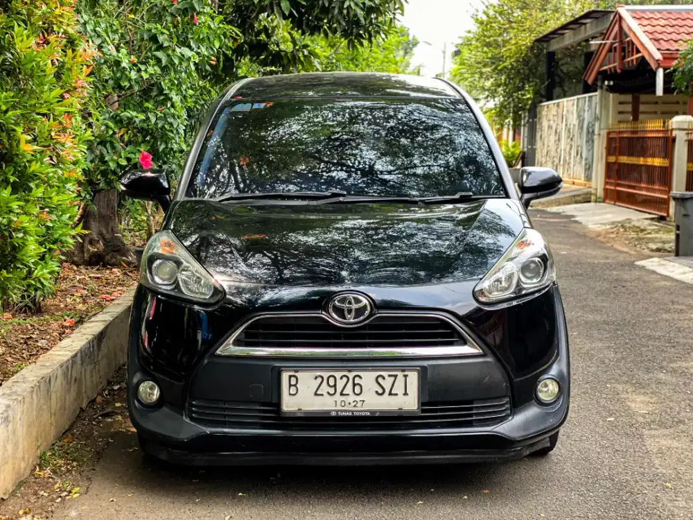 Sienta V MT 2017 Hitam DP 5jt Cash Atau Kredit Terbaik SeOLX!