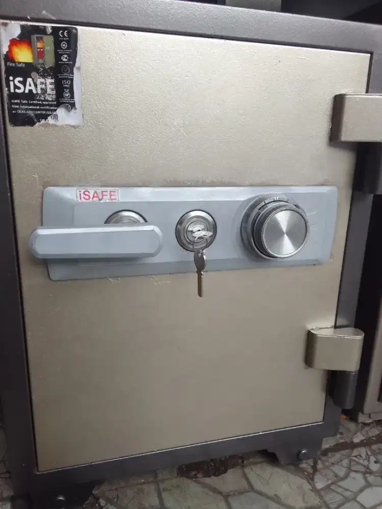 Jual murah Brankas untuk keamanan dokumen penting anda