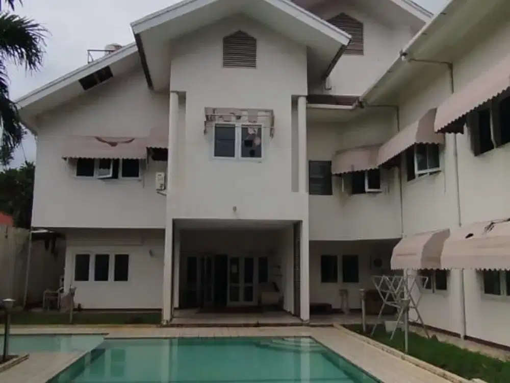 Dijual rumah kantor di komplek Bidakara kuningan Jakarta Selatan