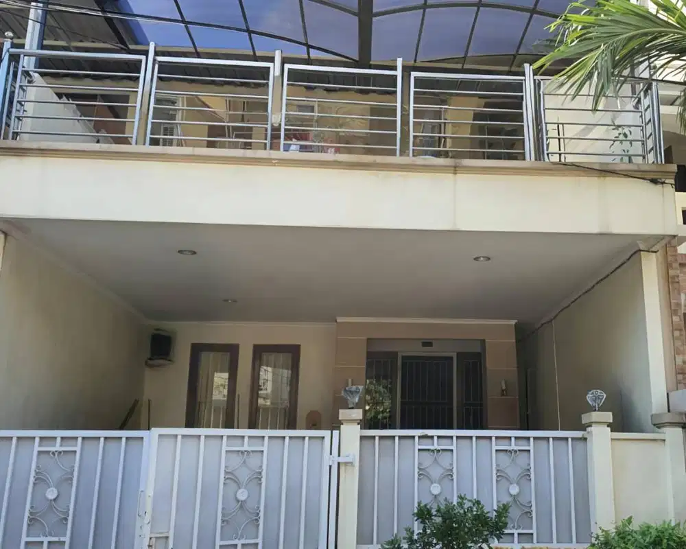 Dijual Rumah 2,5 Lantai Siap Huni dalam Cluster Harapan Indah Bekasi