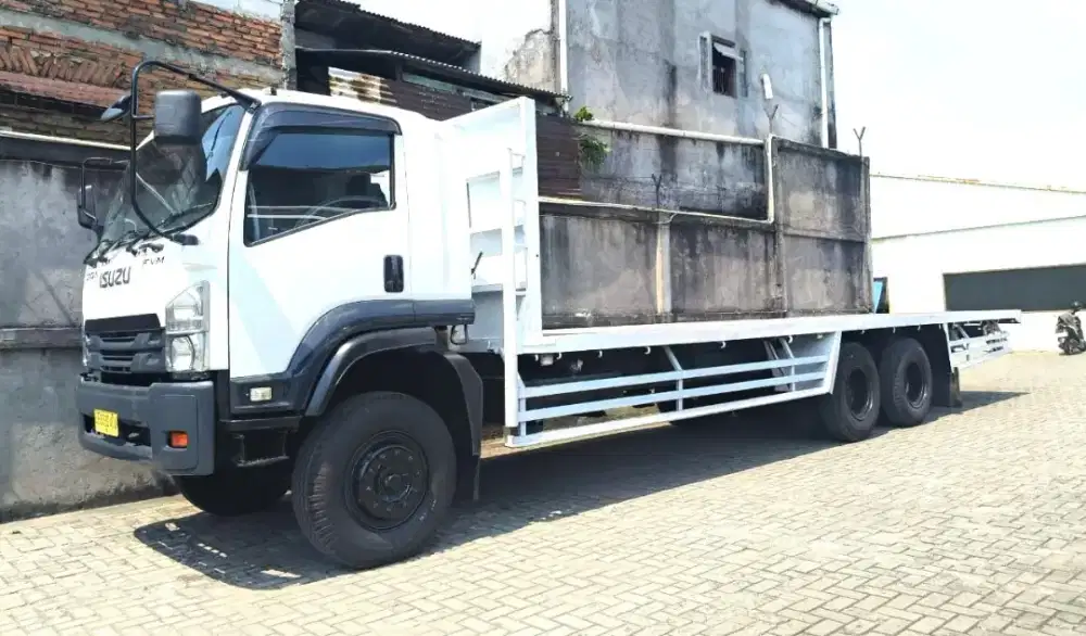 MULUS+banBARU MURAH Isuzu Giga Tronton 6x2 FVM 34 U 285 ps Losbak 2023