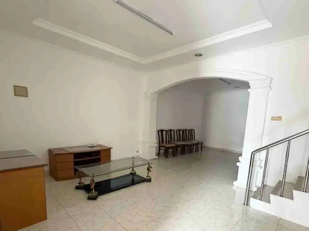 Dijual rumah besar bagus dengan hadap selatan di Sunter Lantana Jakarta Utara