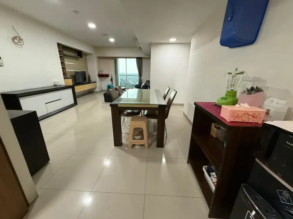 Apartemen Sherwood T Regent lt sedang 144m2 Kelapa Gading n932