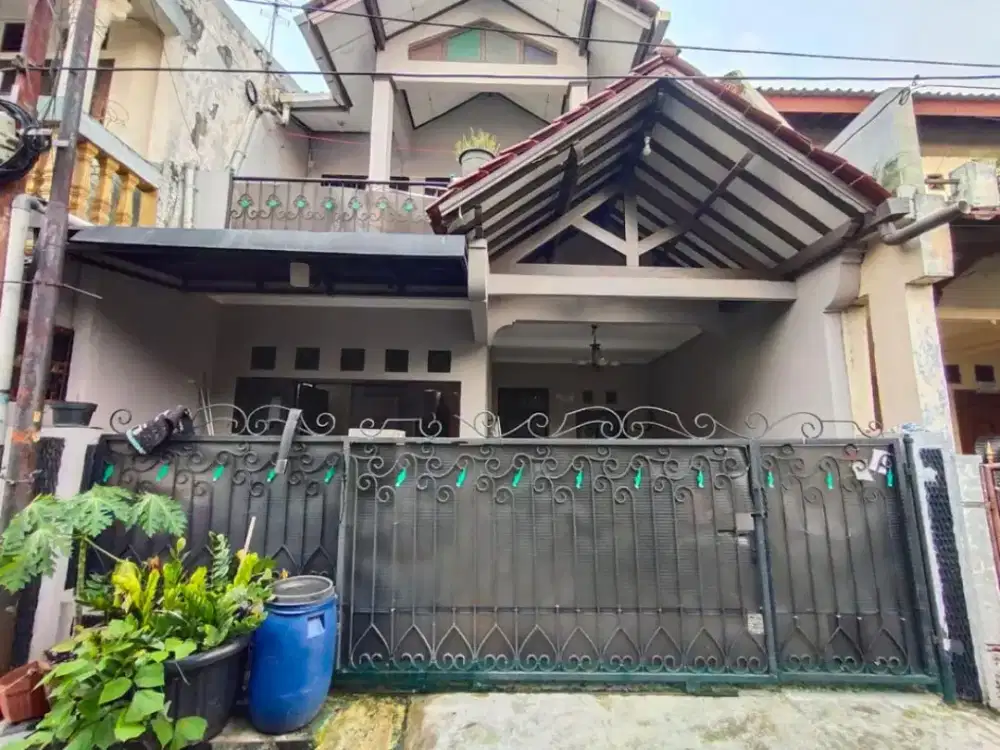 RUMAH MEGAH DI TAMAN MALAKA - PONDOK KELAPA